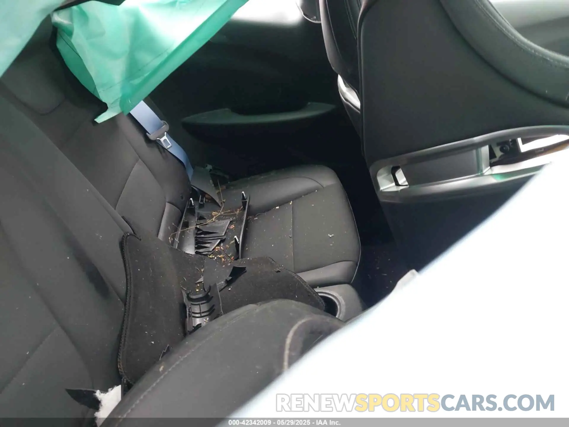 8 Photograph of a damaged car KMHT36AH9NU015362 HYUNDAI VELOSTER N 2022