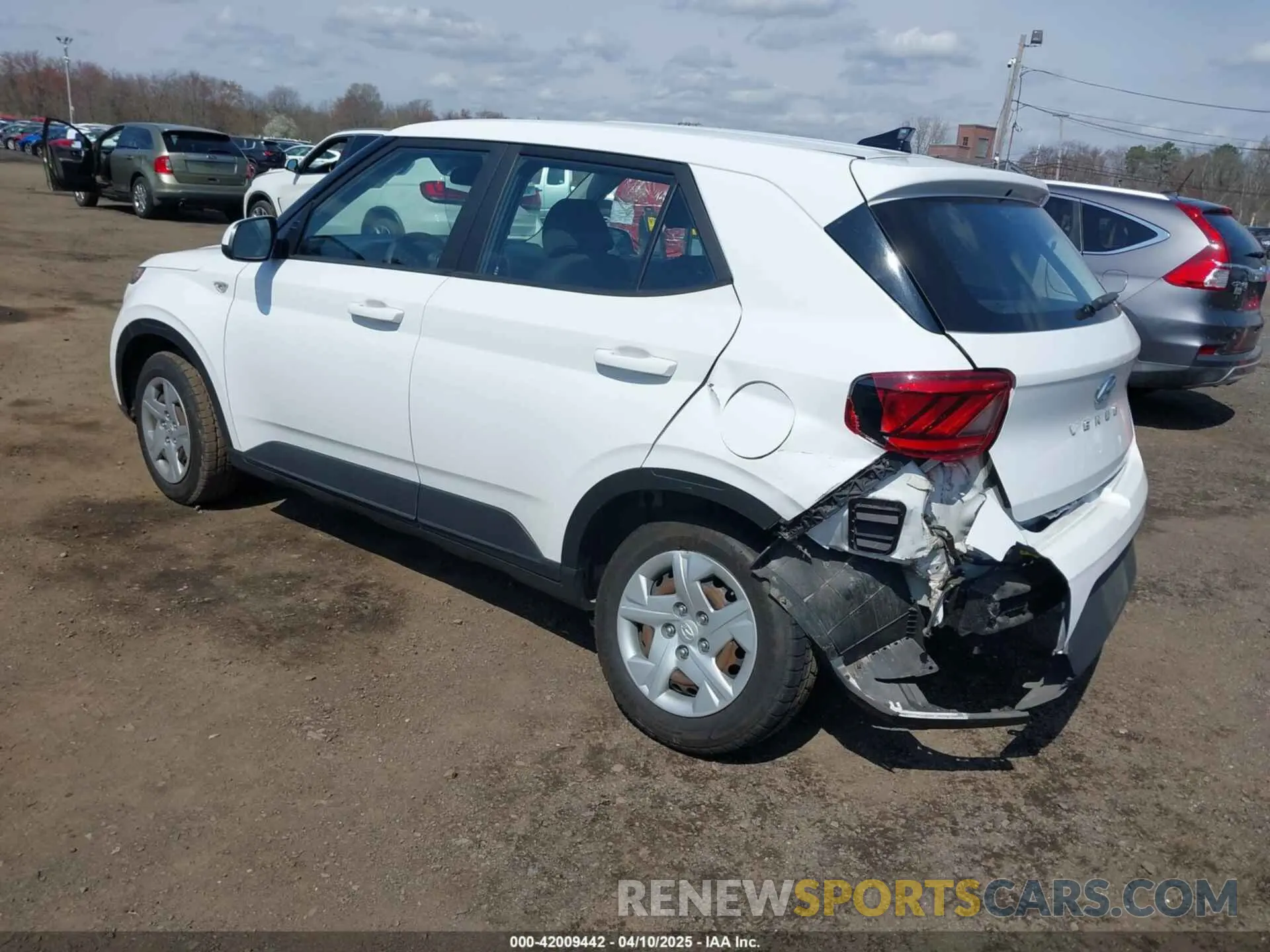3 Photograph of a damaged car KMHRB8A33LU027520 HYUNDAI VENUE 2020