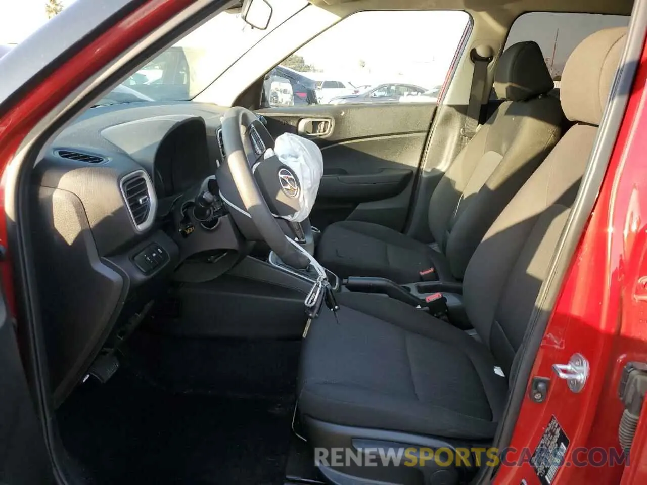 7 Photograph of a damaged car KMHRB8A35LU027308 HYUNDAI VENUE 2020