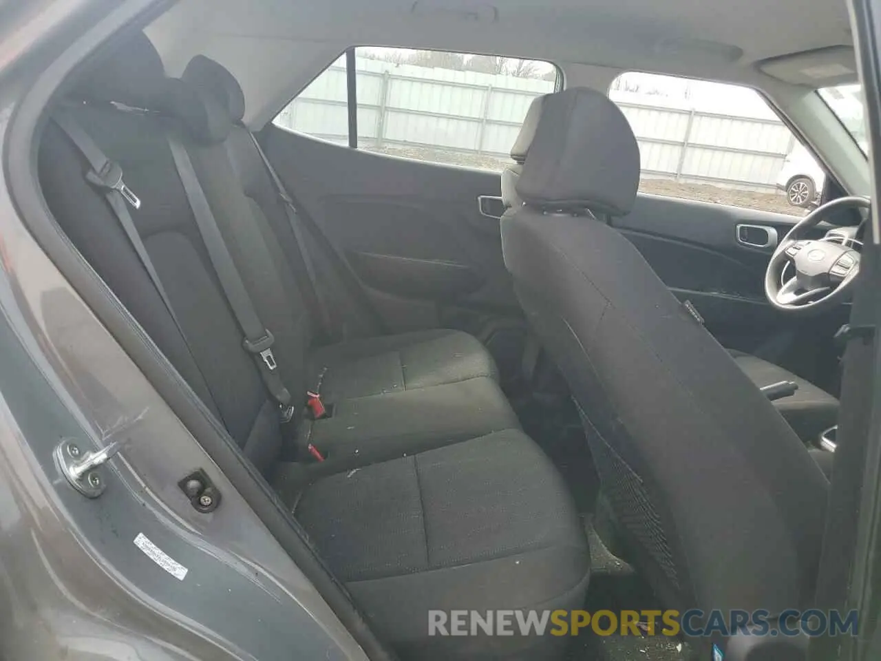 10 Photograph of a damaged car KMHRB8A39LU040496 HYUNDAI VENUE 2020