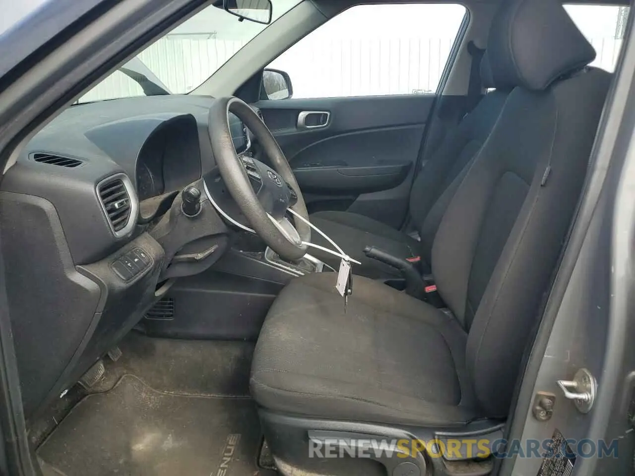 7 Photograph of a damaged car KMHRB8A39LU040496 HYUNDAI VENUE 2020