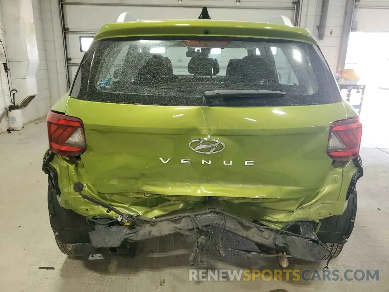 6 Photograph of a damaged car KMHRC8A34LU022520 HYUNDAI VENUE 2020
