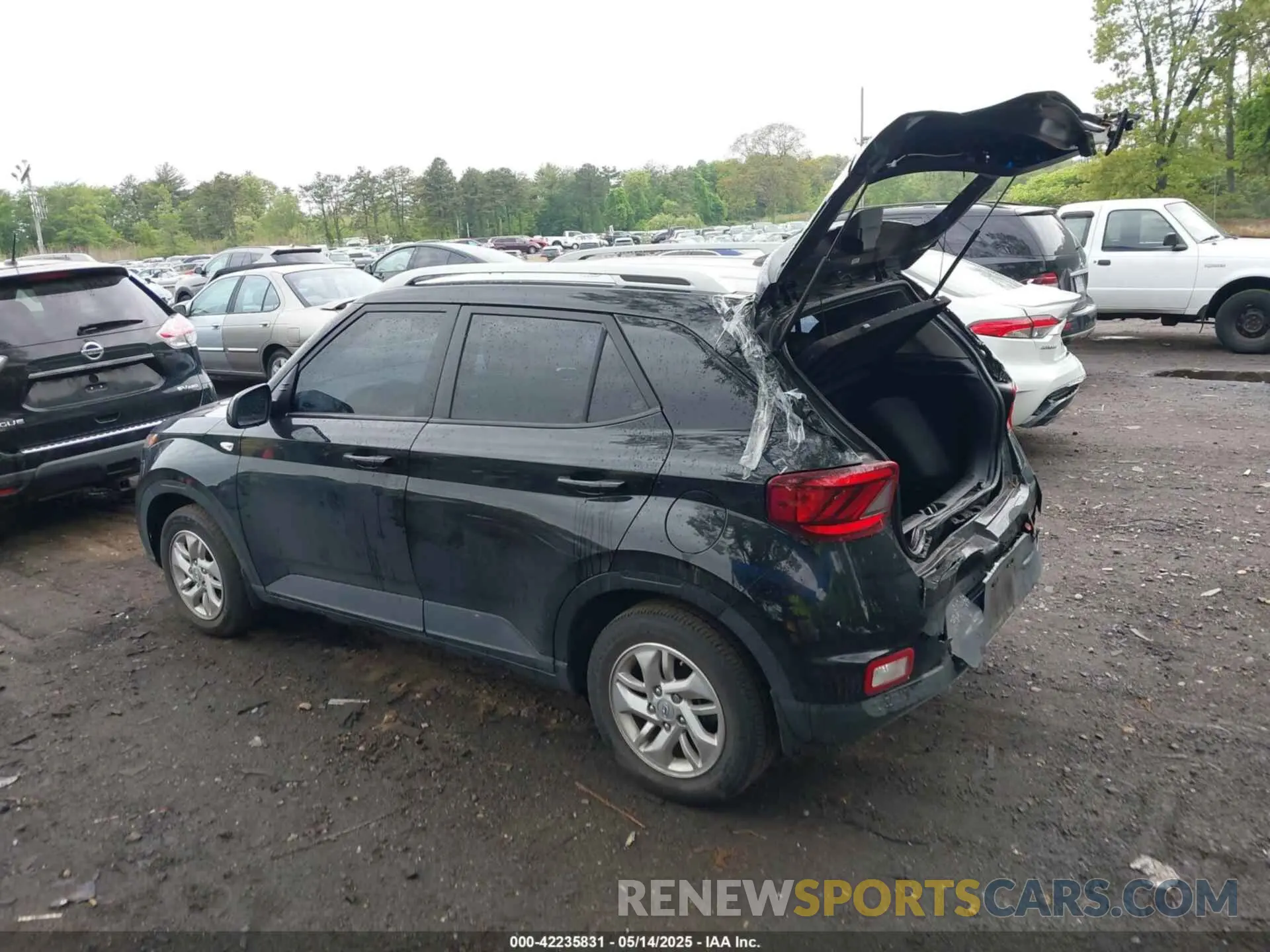 14 Фотография поврежденного автомобиля KMHRC8A34LU058417 HYUNDAI VENUE 2020