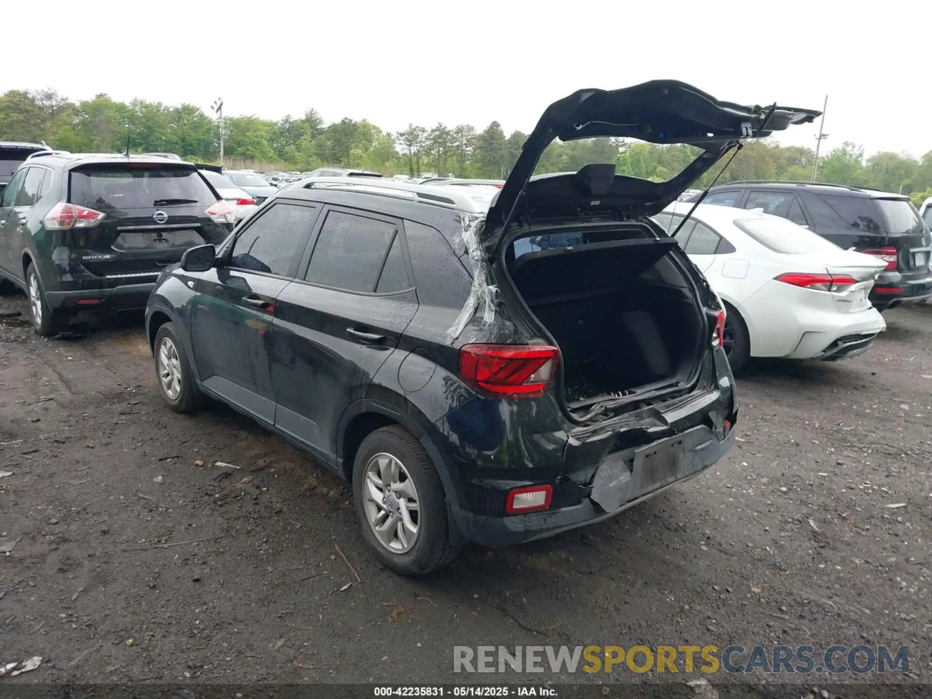3 Фотография поврежденного автомобиля KMHRC8A34LU058417 HYUNDAI VENUE 2020