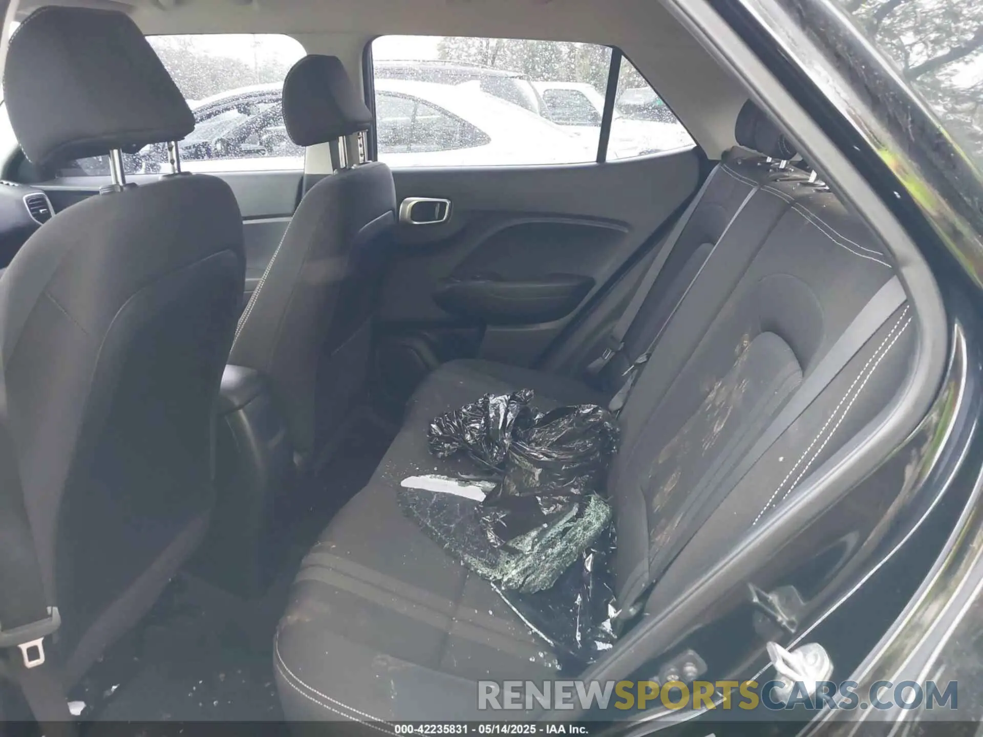 8 Фотография поврежденного автомобиля KMHRC8A34LU058417 HYUNDAI VENUE 2020