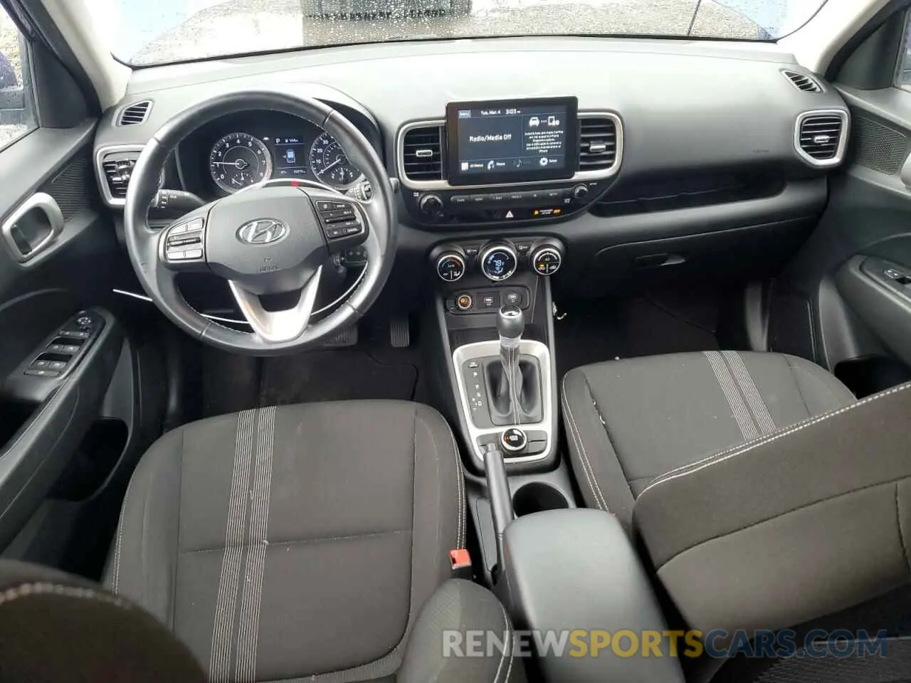 8 Фотография поврежденного автомобиля KMHRC8A35LU026883 HYUNDAI VENUE 2020