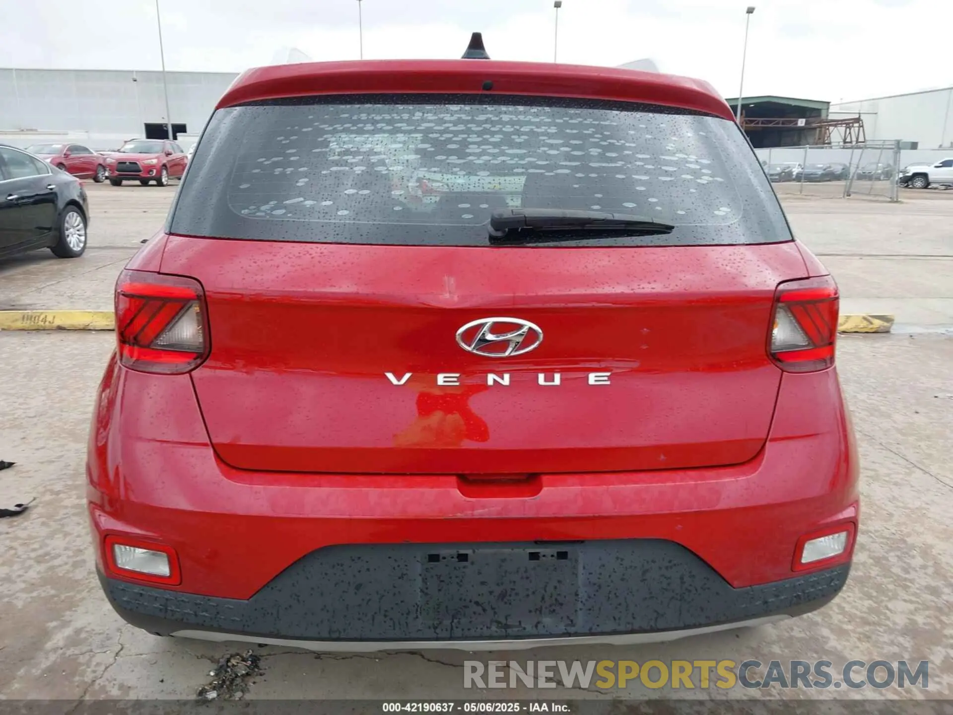 17 Фотография поврежденного автомобиля KMHRC8A39LU018916 HYUNDAI VENUE 2020