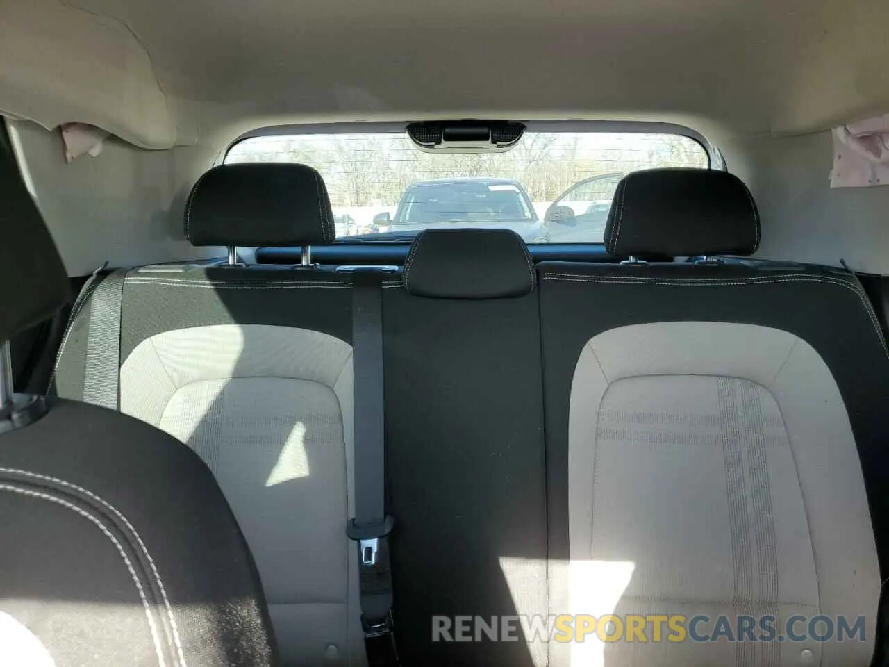 10 Фотография поврежденного автомобиля KMHRC8A3XLU017418 HYUNDAI VENUE 2020