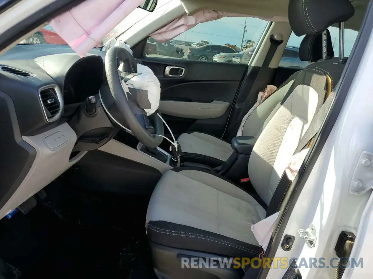 7 Фотография поврежденного автомобиля KMHRC8A3XLU017418 HYUNDAI VENUE 2020