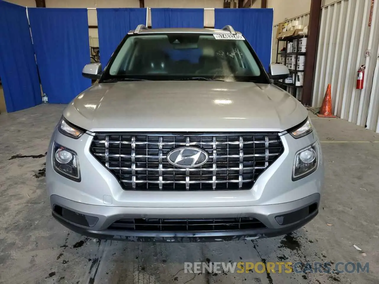 5 Photograph of a damaged car KMHRC8A3XLU037250 HYUNDAI VENUE 2020