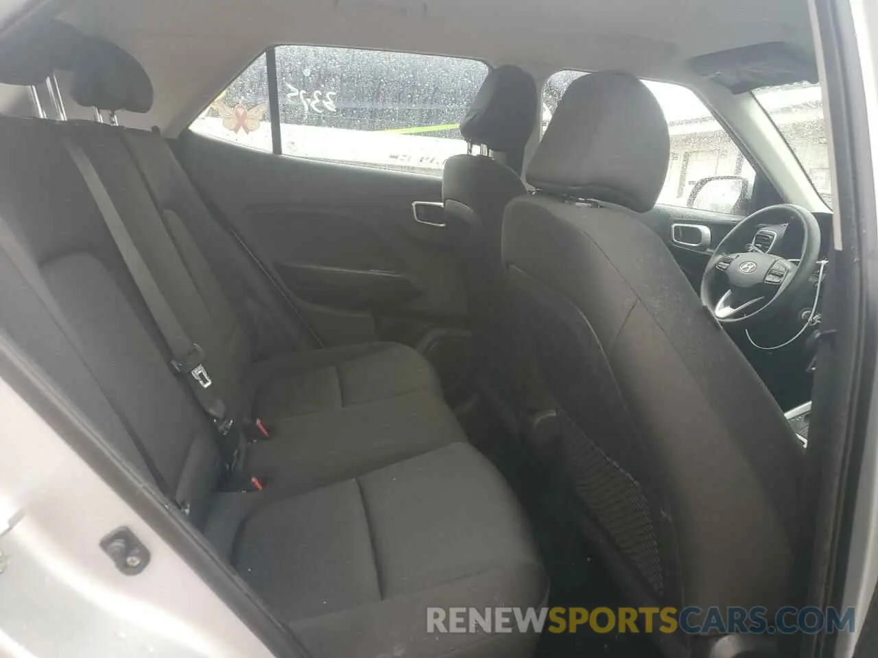 10 Photograph of a damaged car KMHRB8A32MU065824 HYUNDAI VENUE 2021