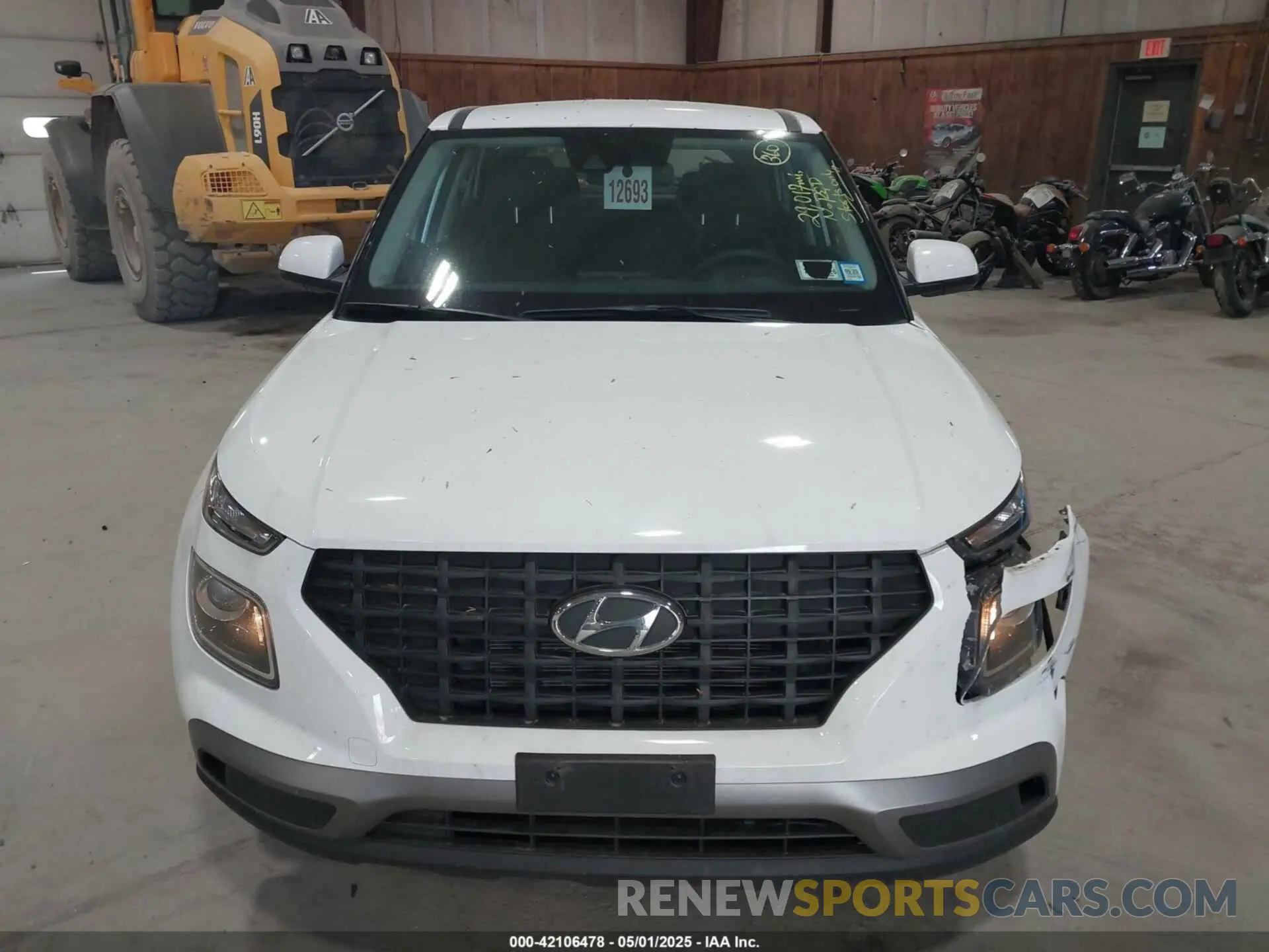 12 Photograph of a damaged car KMHRB8A35MU099403 HYUNDAI VENUE 2021