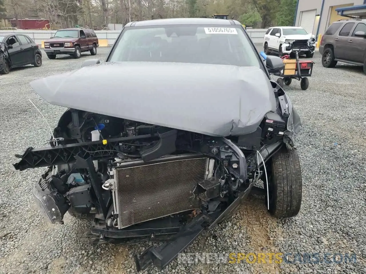 5 Photograph of a damaged car KMHRB8A36MU081850 HYUNDAI VENUE 2021
