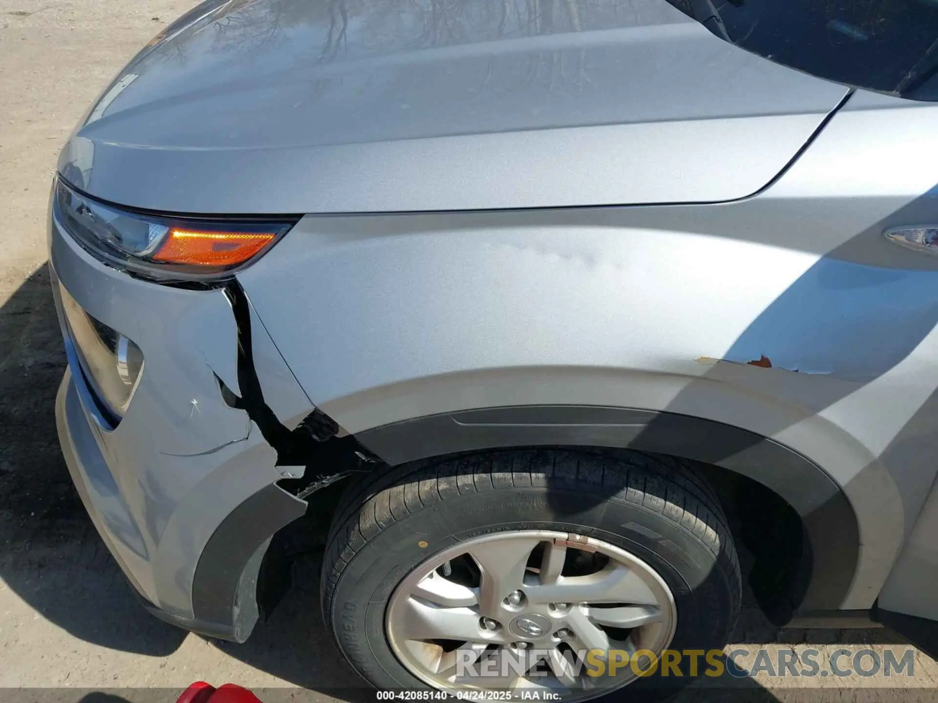 17 Photograph of a damaged car KMHRB8A37MU065155 HYUNDAI VENUE 2021