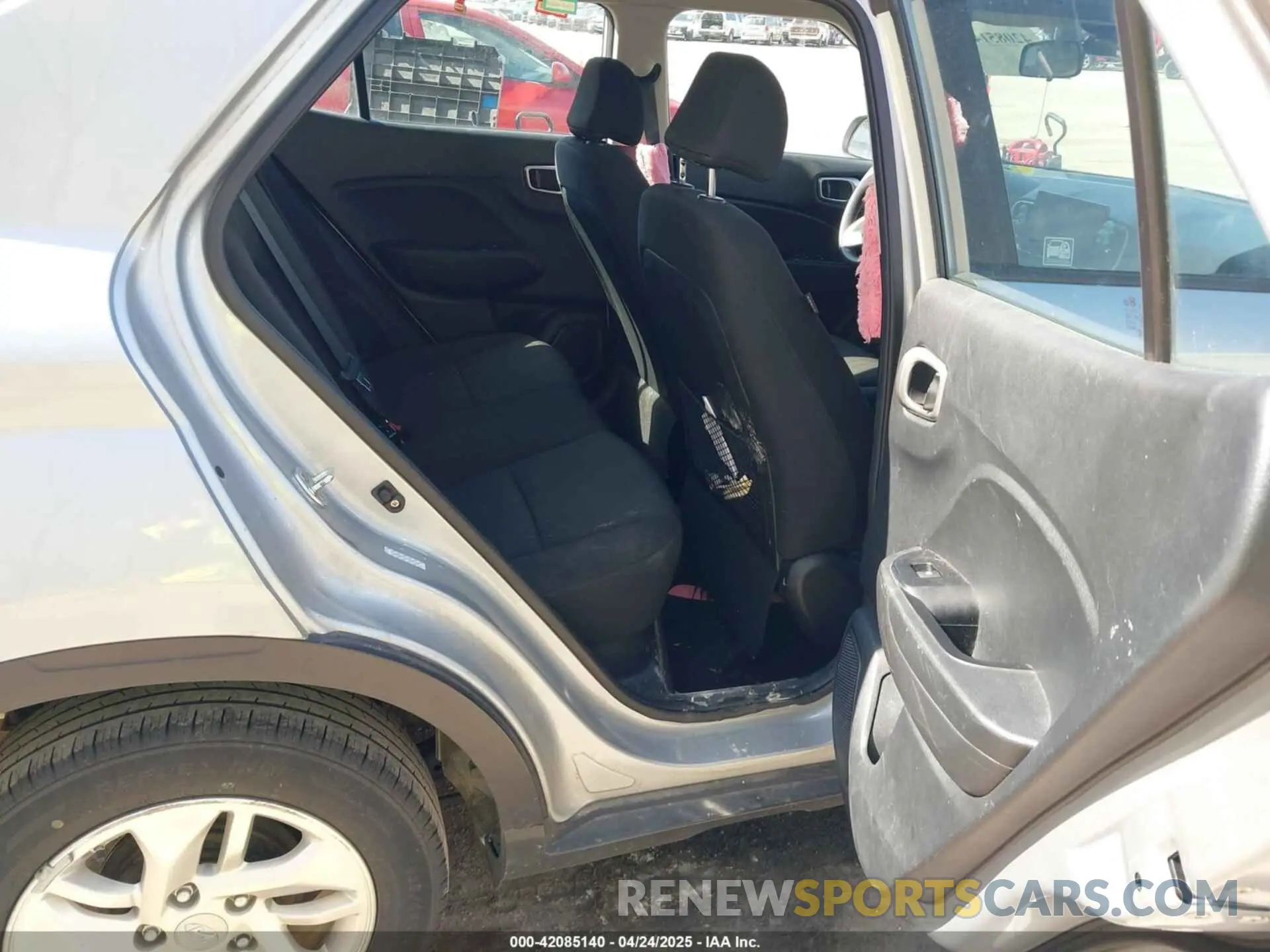 8 Photograph of a damaged car KMHRB8A37MU065155 HYUNDAI VENUE 2021