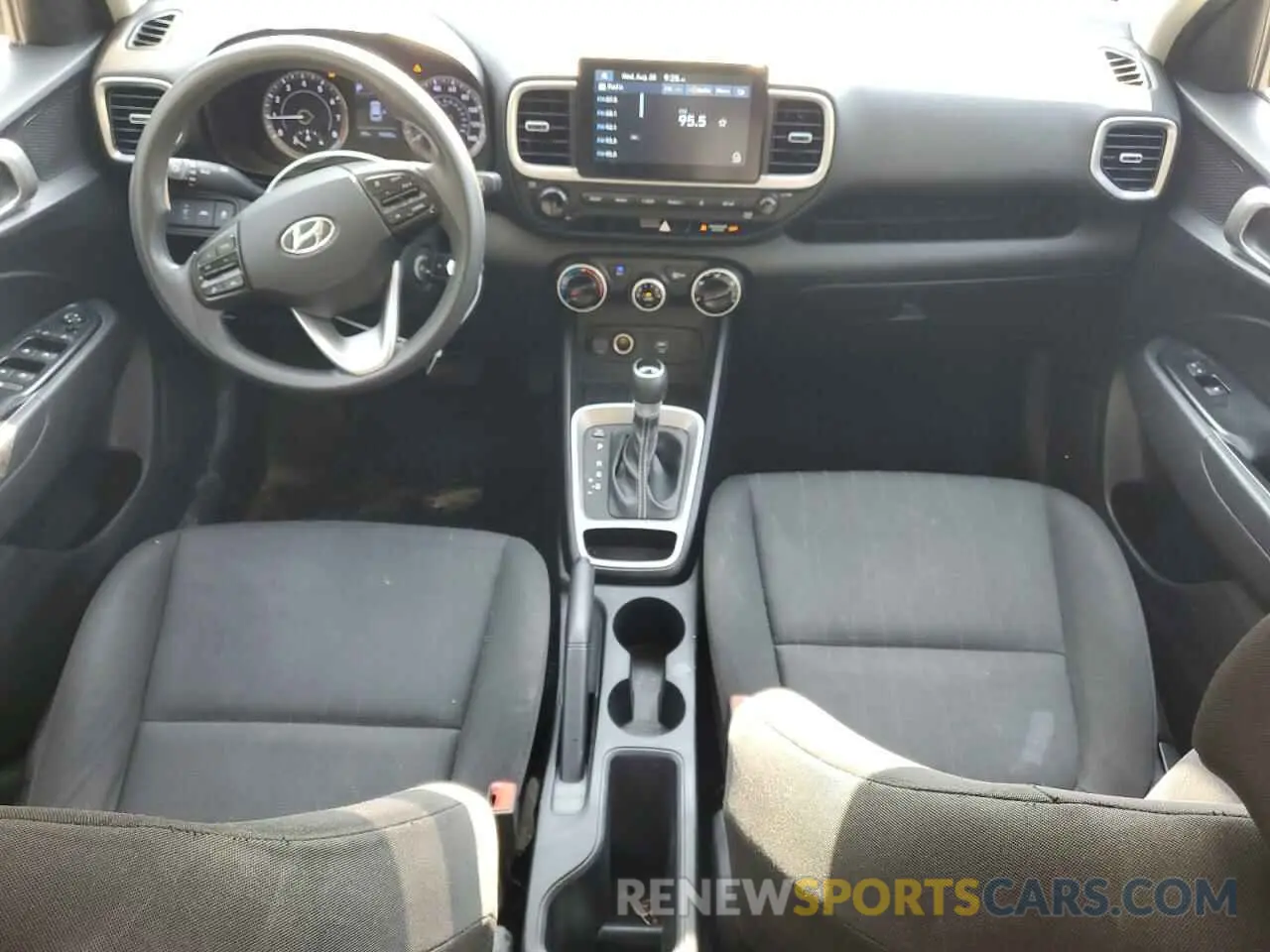 8 Фотография поврежденного автомобиля KMHRB8A37MU065768 HYUNDAI VENUE 2021