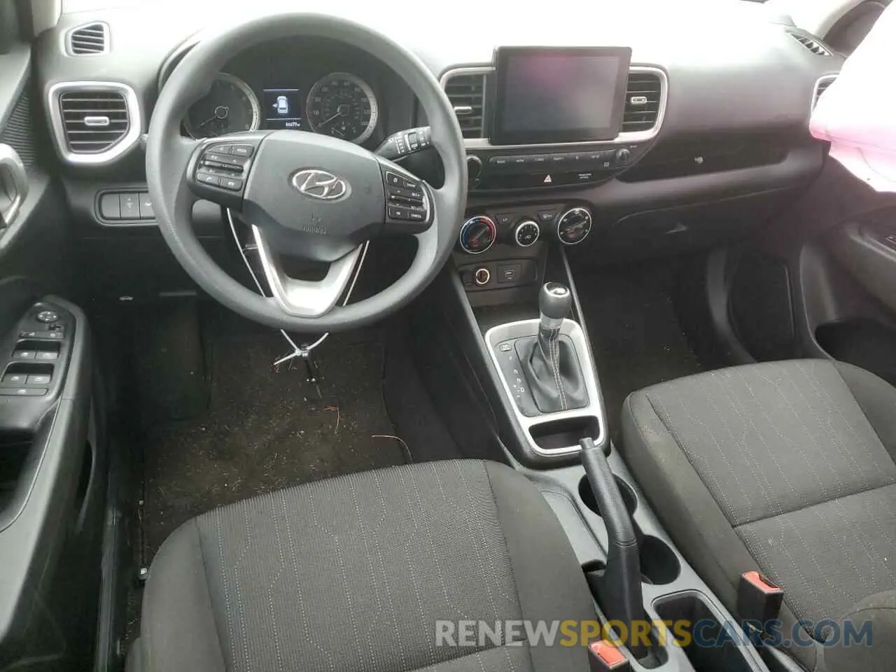 8 Photograph of a damaged car KMHRB8A39MU073354 HYUNDAI VENUE 2021