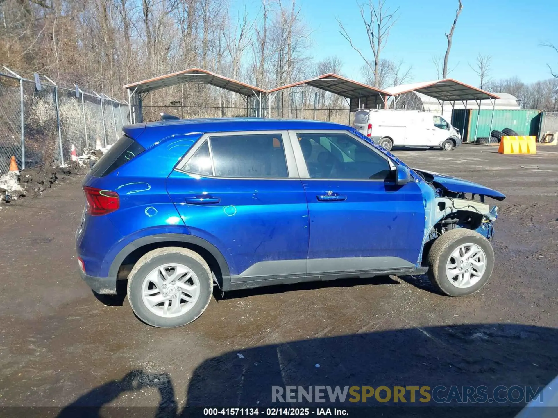 13 Photograph of a damaged car KMHRB8A39MU113075 HYUNDAI VENUE 2021