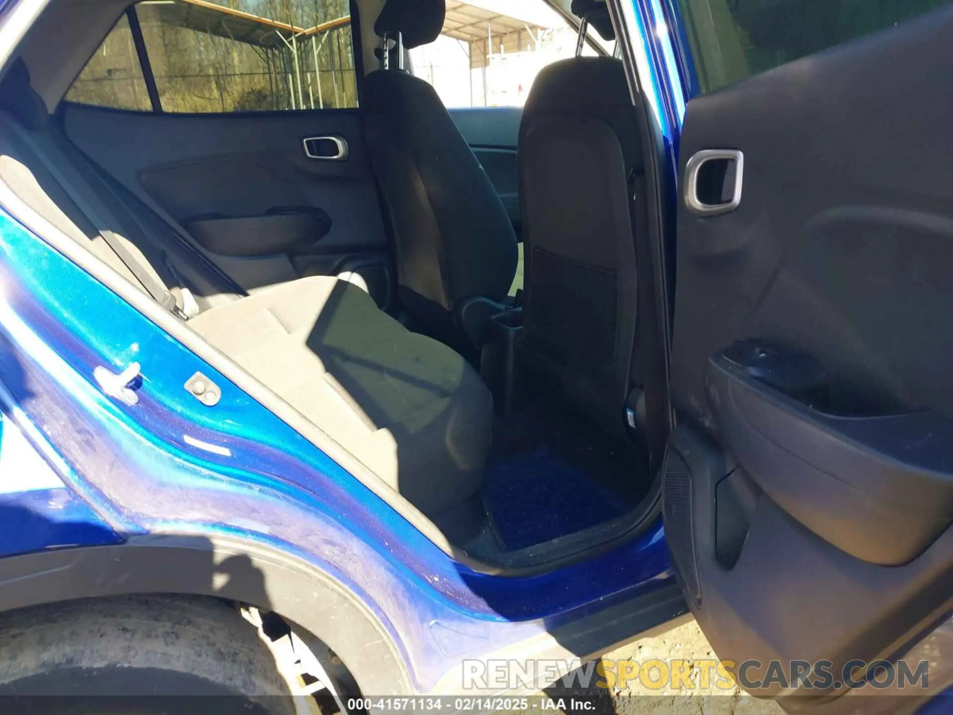 8 Photograph of a damaged car KMHRB8A39MU113075 HYUNDAI VENUE 2021