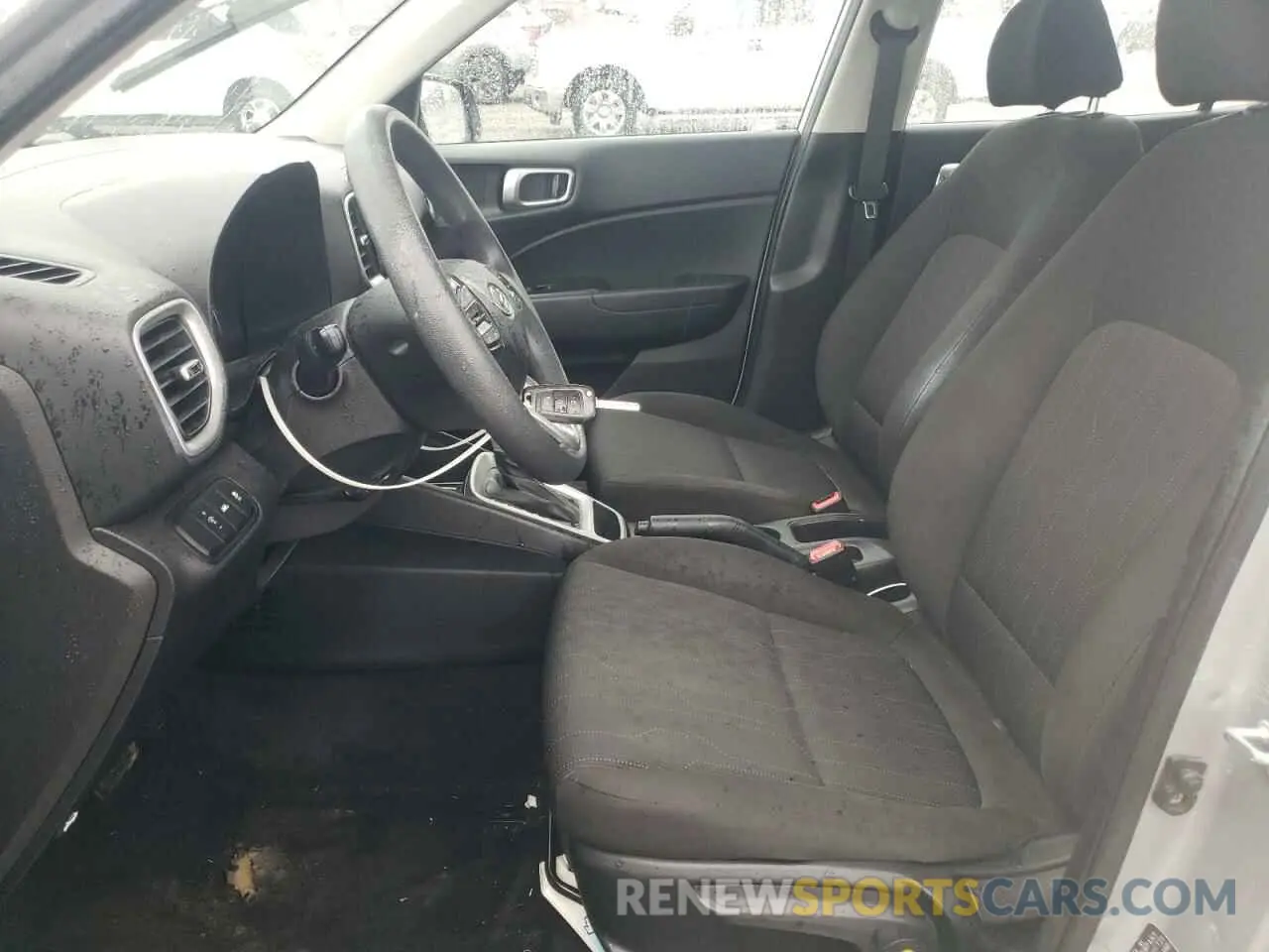 7 Photograph of a damaged car KMHRB8A3XMU066106 HYUNDAI VENUE 2021
