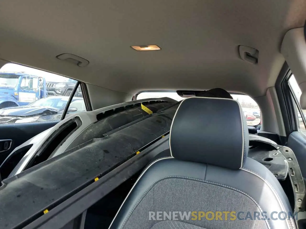 10 Фотография поврежденного автомобиля KMHRC8A30MU080187 HYUNDAI VENUE 2021