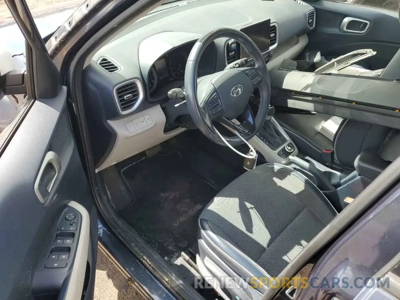 8 Фотография поврежденного автомобиля KMHRC8A30MU080187 HYUNDAI VENUE 2021