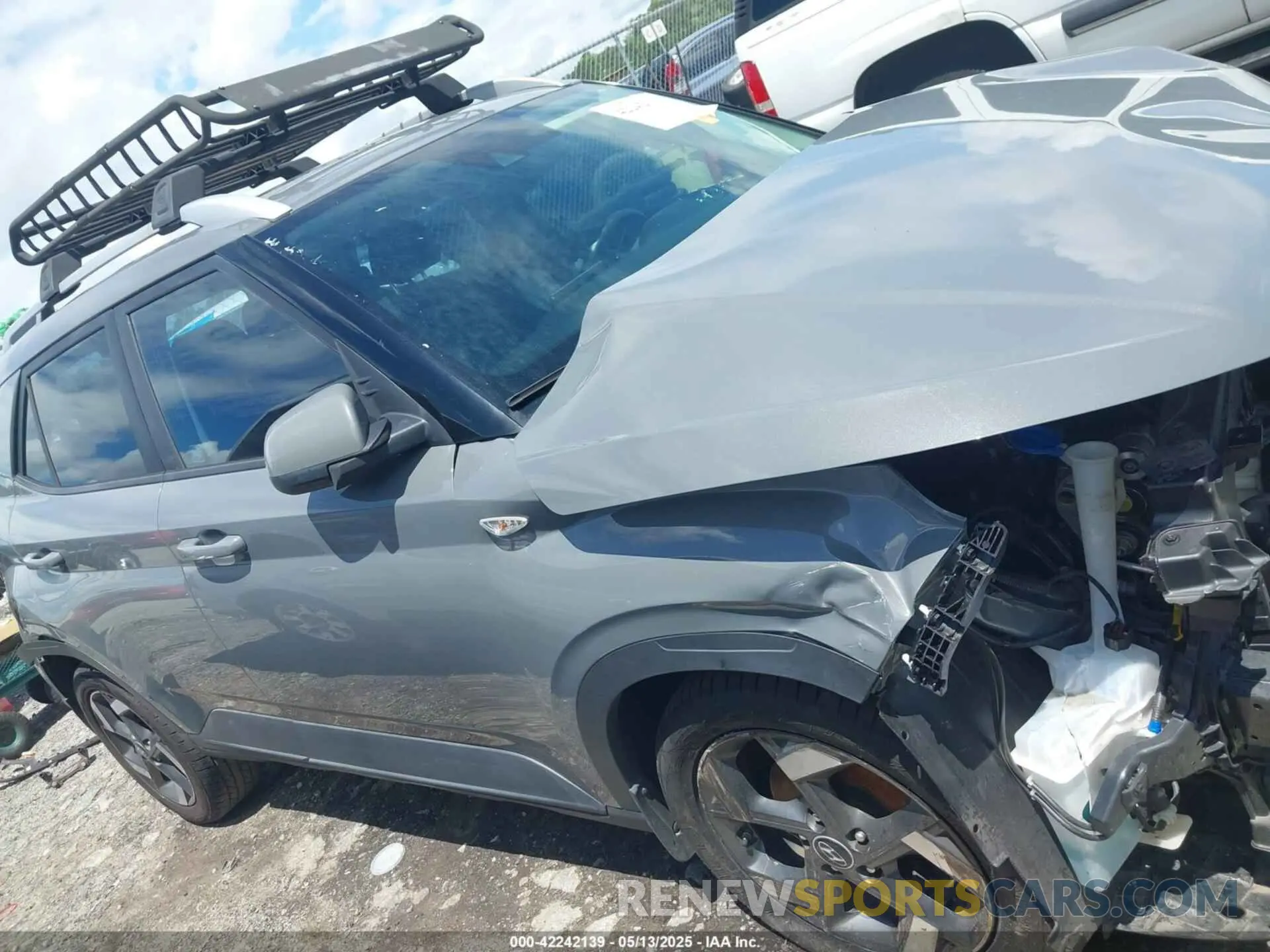 13 Фотография поврежденного автомобиля KMHRC8A31MU086354 HYUNDAI VENUE 2021