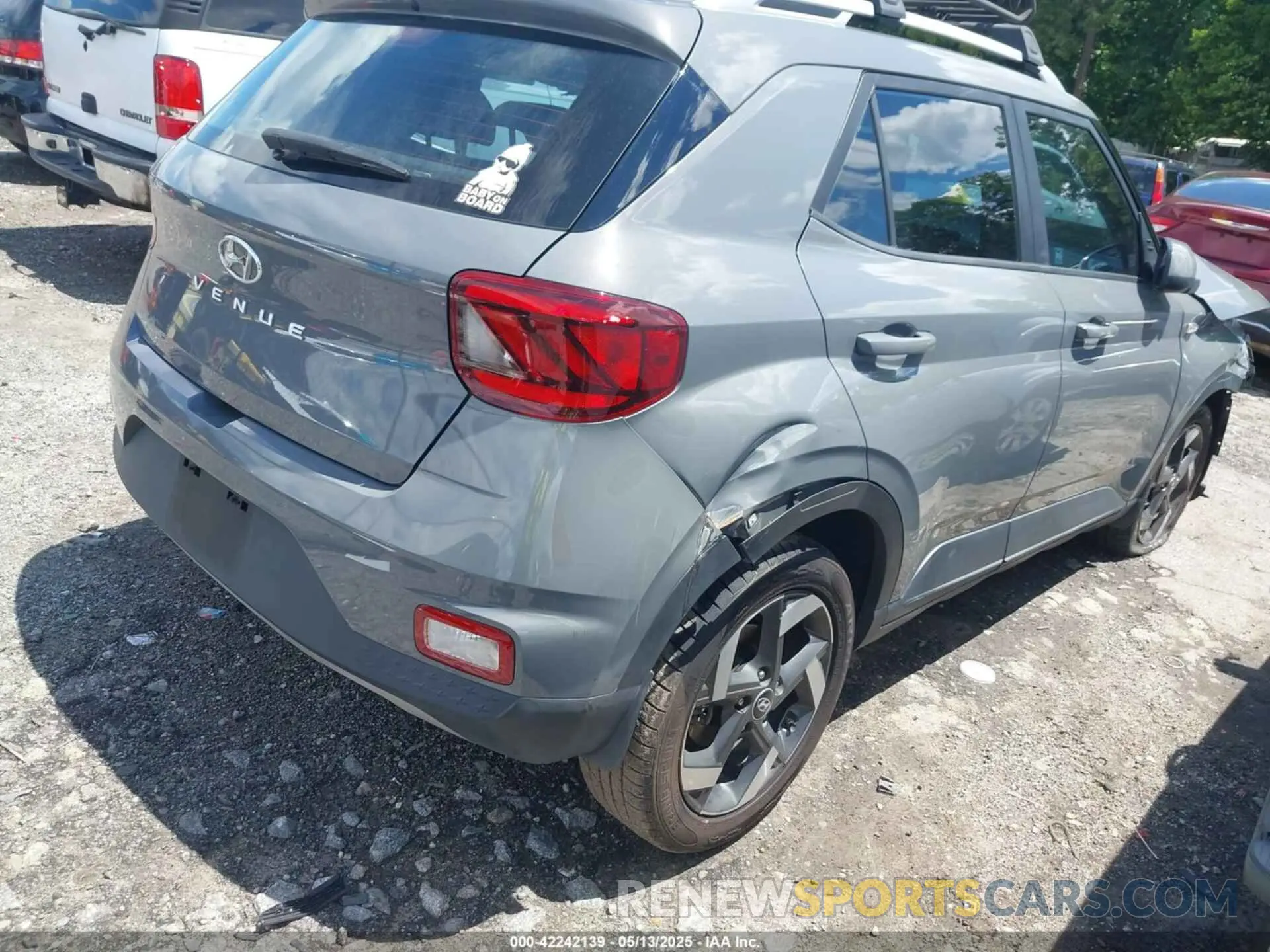 4 Фотография поврежденного автомобиля KMHRC8A31MU086354 HYUNDAI VENUE 2021