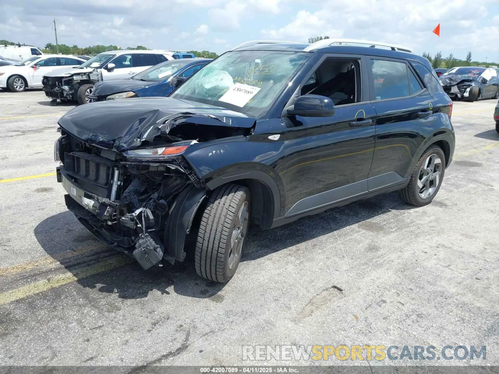 2 Фотография поврежденного автомобиля KMHRC8A31MU115576 HYUNDAI VENUE 2021