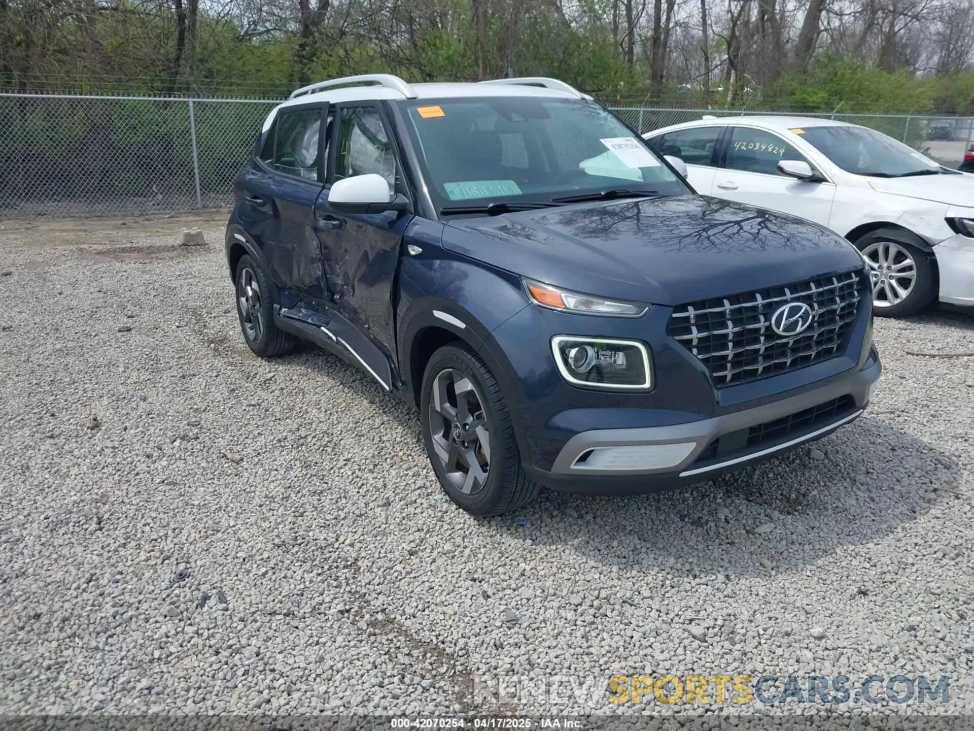 1 Фотография поврежденного автомобиля KMHRC8A32MU096200 HYUNDAI VENUE 2021