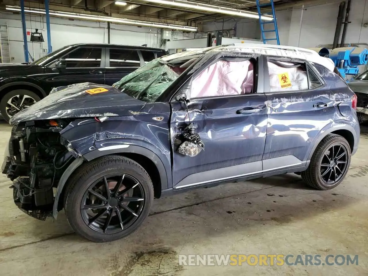 1 Photograph of a damaged car KMHRC8A33MU084878 HYUNDAI VENUE 2021