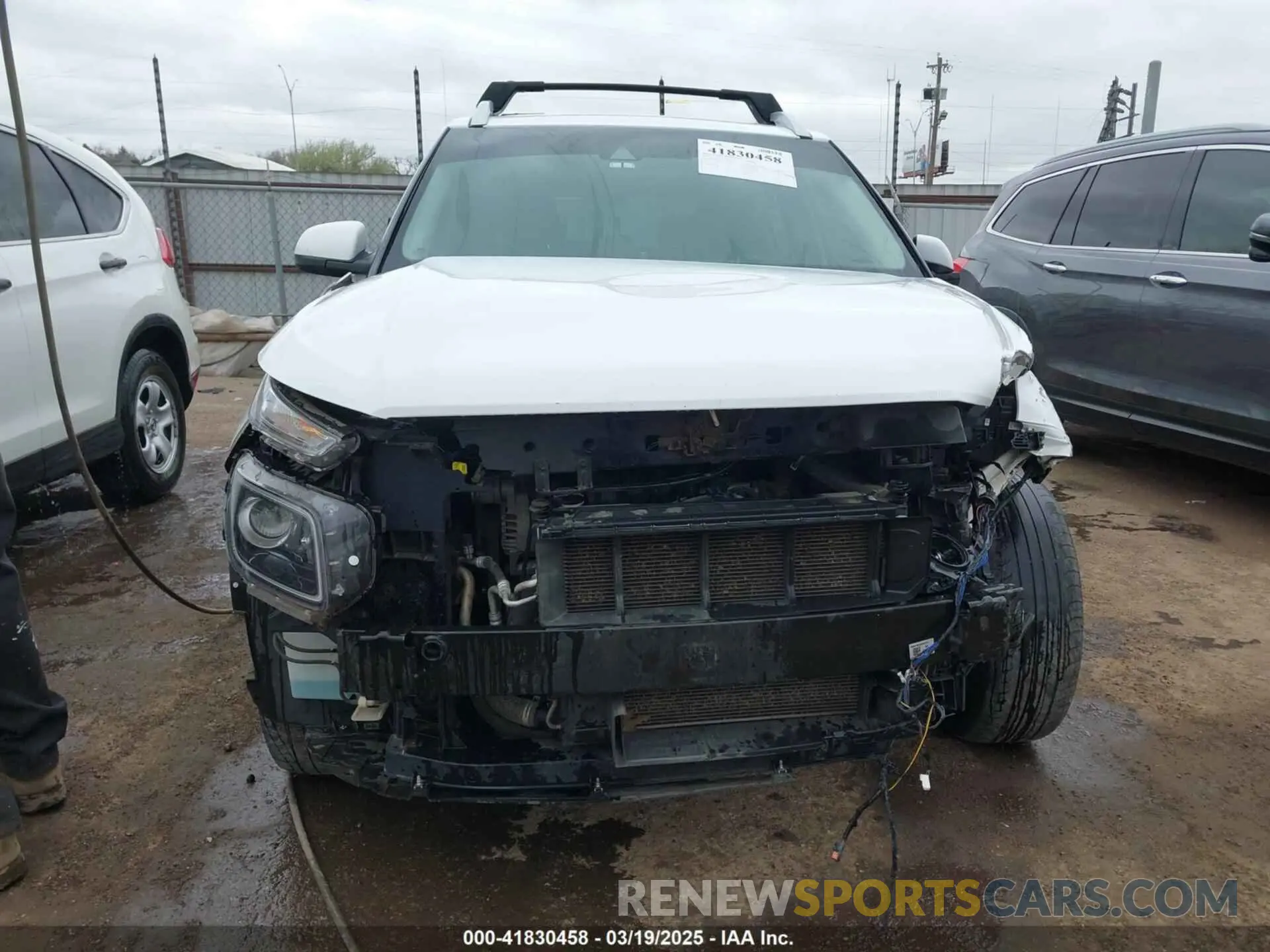 12 Фотография поврежденного автомобиля KMHRC8A33MU128510 HYUNDAI VENUE 2021