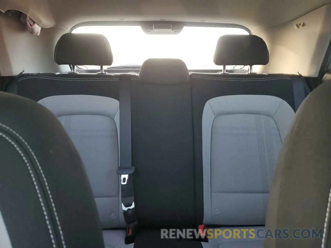 10 Фотография поврежденного автомобиля KMHRC8A34MU105902 HYUNDAI VENUE 2021