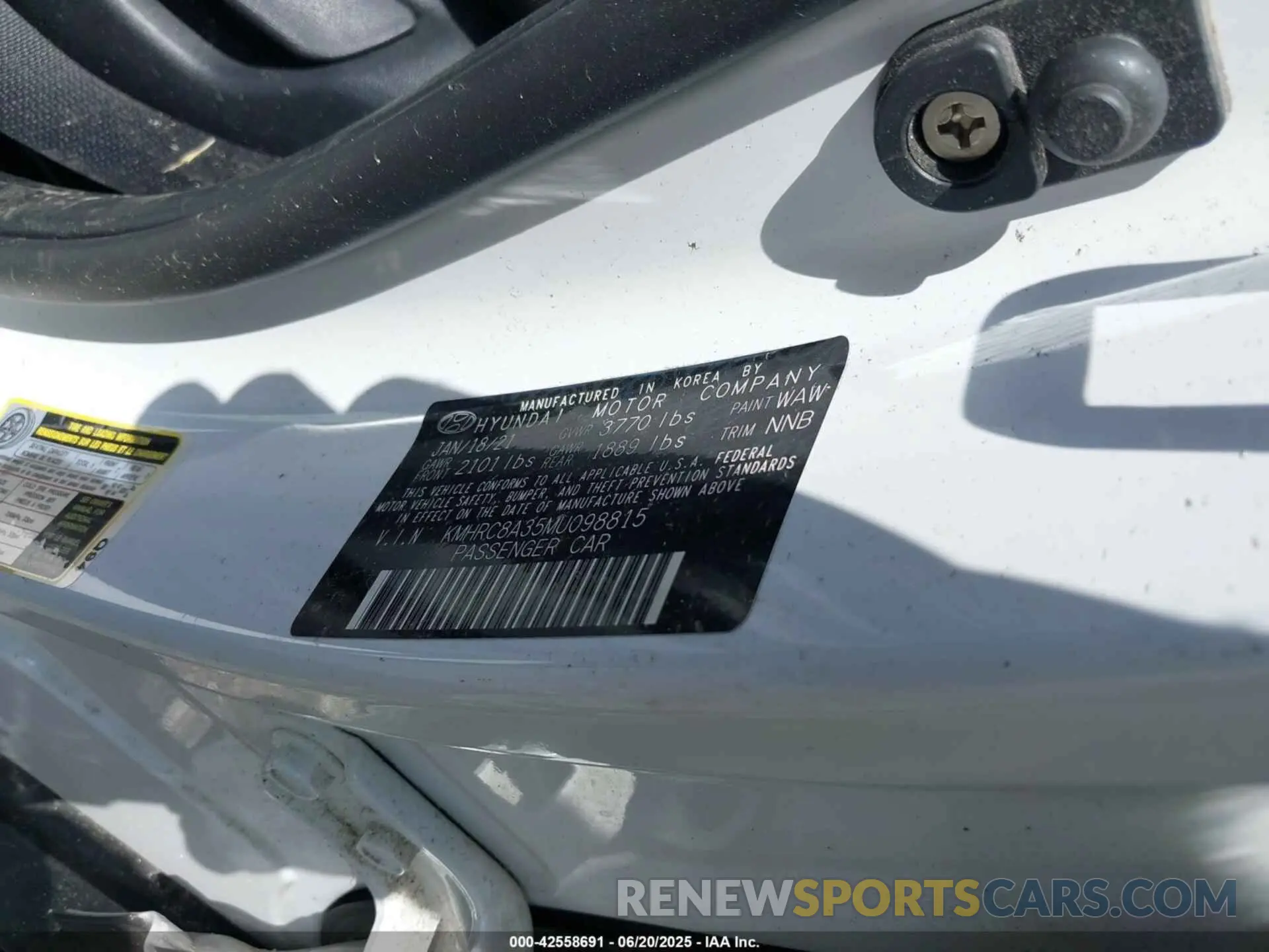 9 Photograph of a damaged car KMHRC8A35MU098815 HYUNDAI VENUE 2021