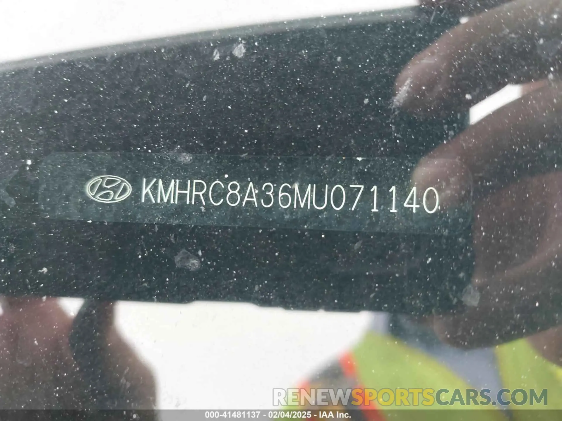 19 Photograph of a damaged car KMHRC8A36MU071140 HYUNDAI VENUE 2021