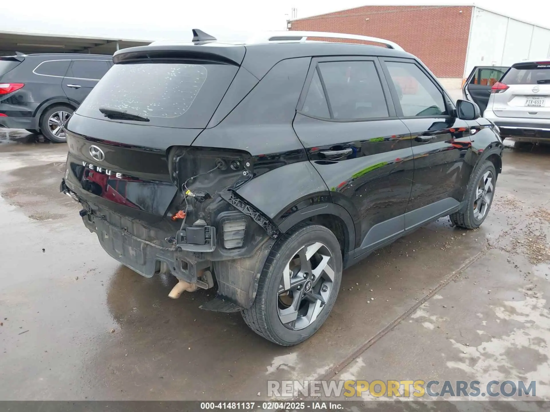 4 Photograph of a damaged car KMHRC8A36MU071140 HYUNDAI VENUE 2021