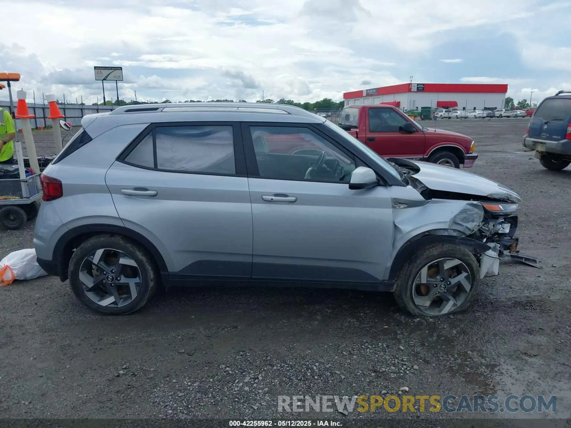 13 Фотография поврежденного автомобиля KMHRC8A36MU082493 HYUNDAI VENUE 2021