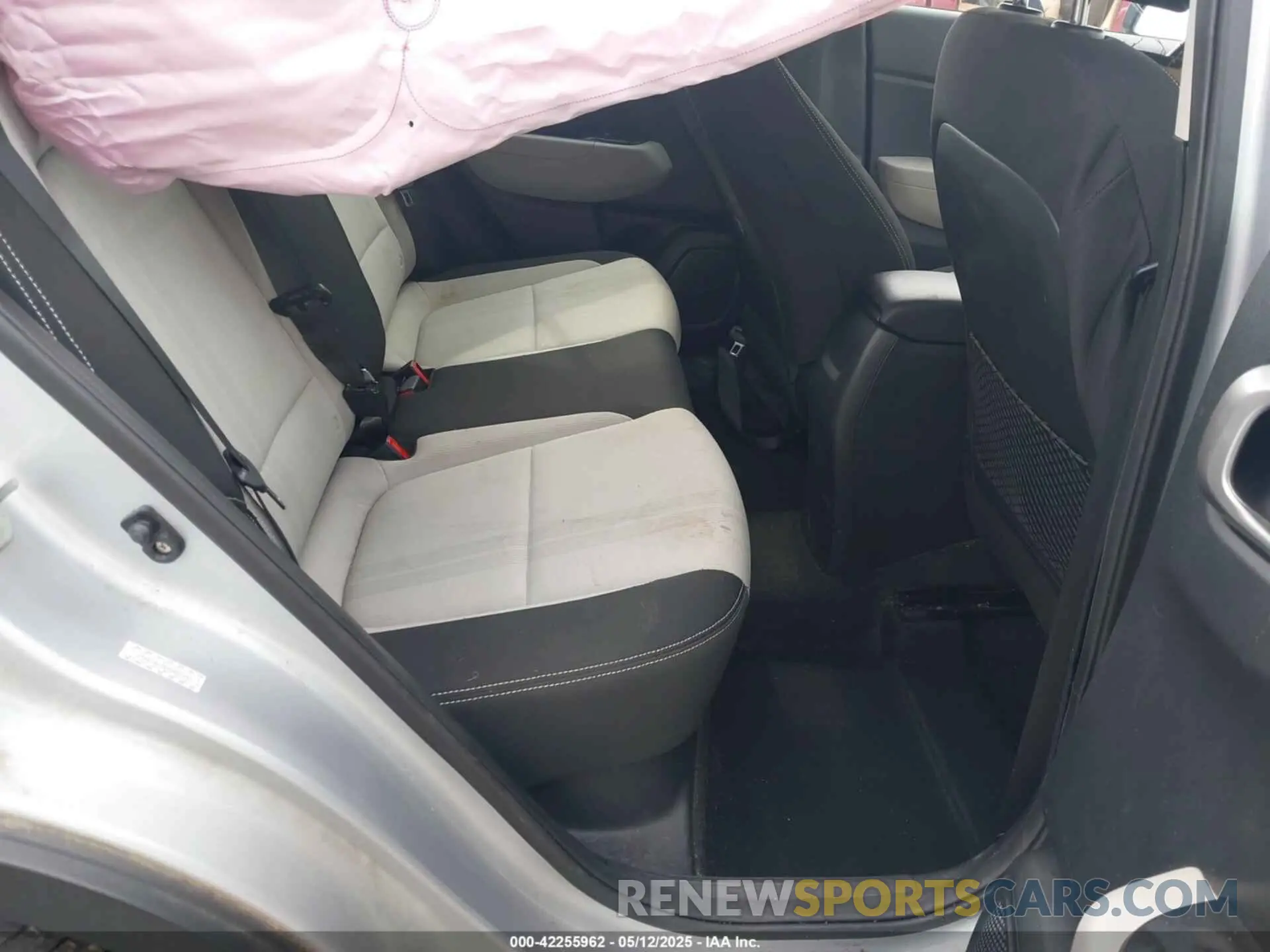 8 Фотография поврежденного автомобиля KMHRC8A36MU082493 HYUNDAI VENUE 2021