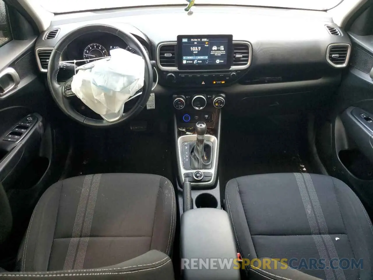 8 Фотография поврежденного автомобиля KMHRC8A37MU088643 HYUNDAI VENUE 2021