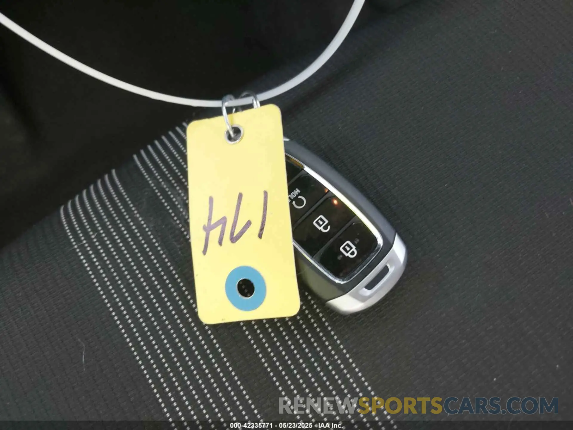11 Photograph of a damaged car KMHRC8A37MU104291 HYUNDAI VENUE 2021
