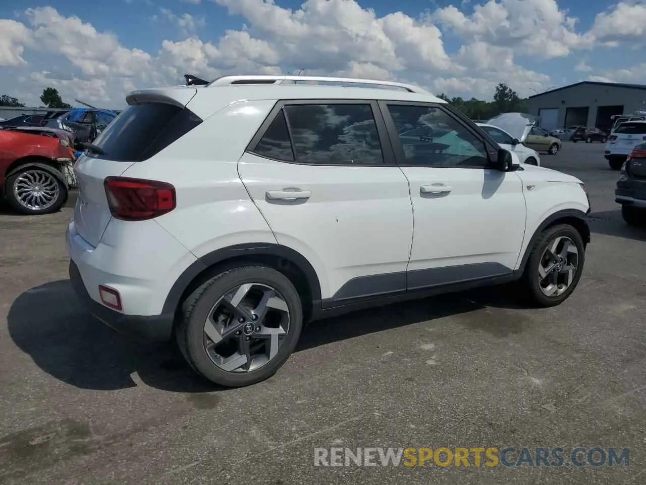 3 Фотография поврежденного автомобиля KMHRC8A38MU064478 HYUNDAI VENUE 2021