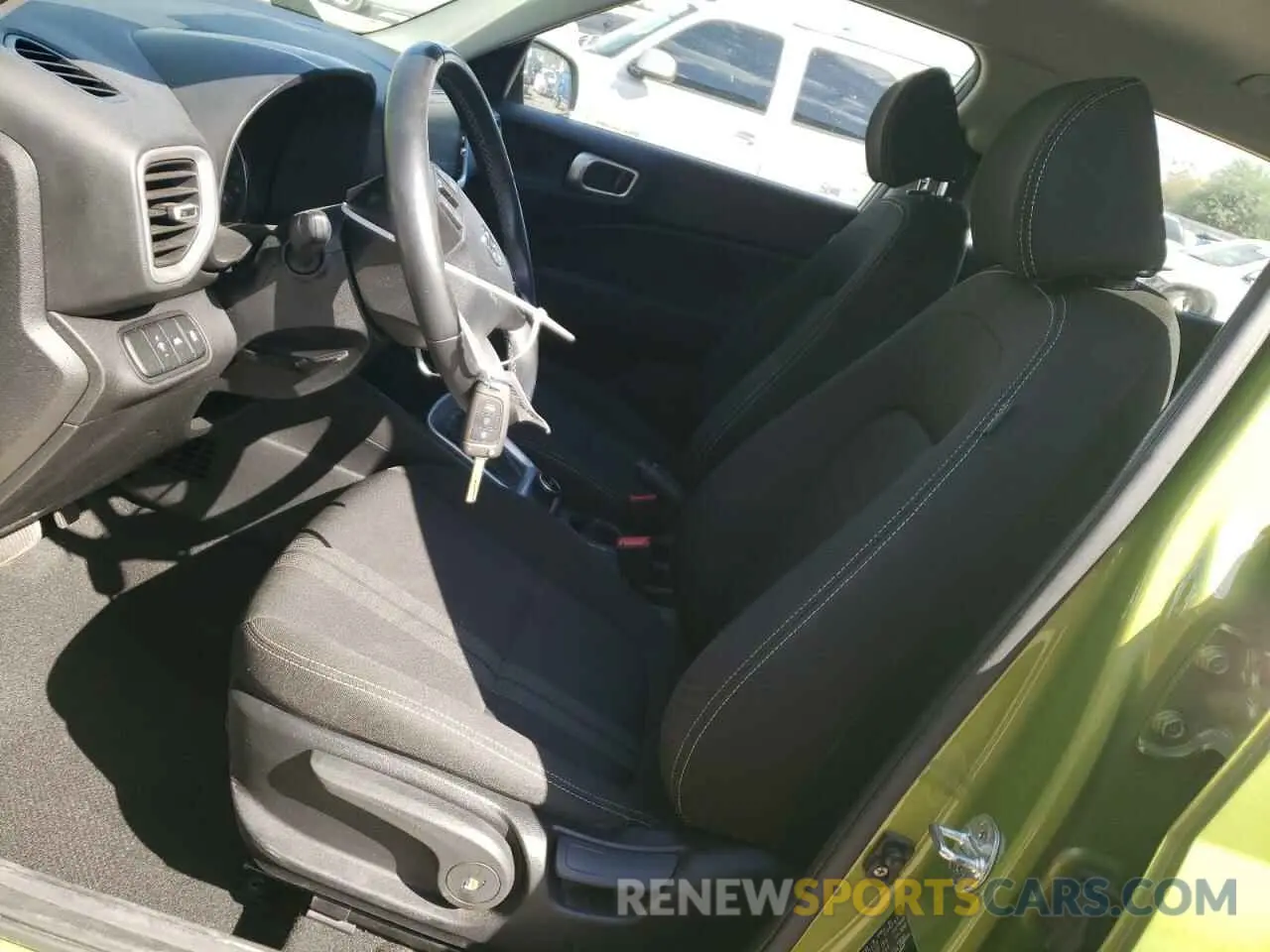 7 Photograph of a damaged car KMHRC8A38MU126557 HYUNDAI VENUE 2021