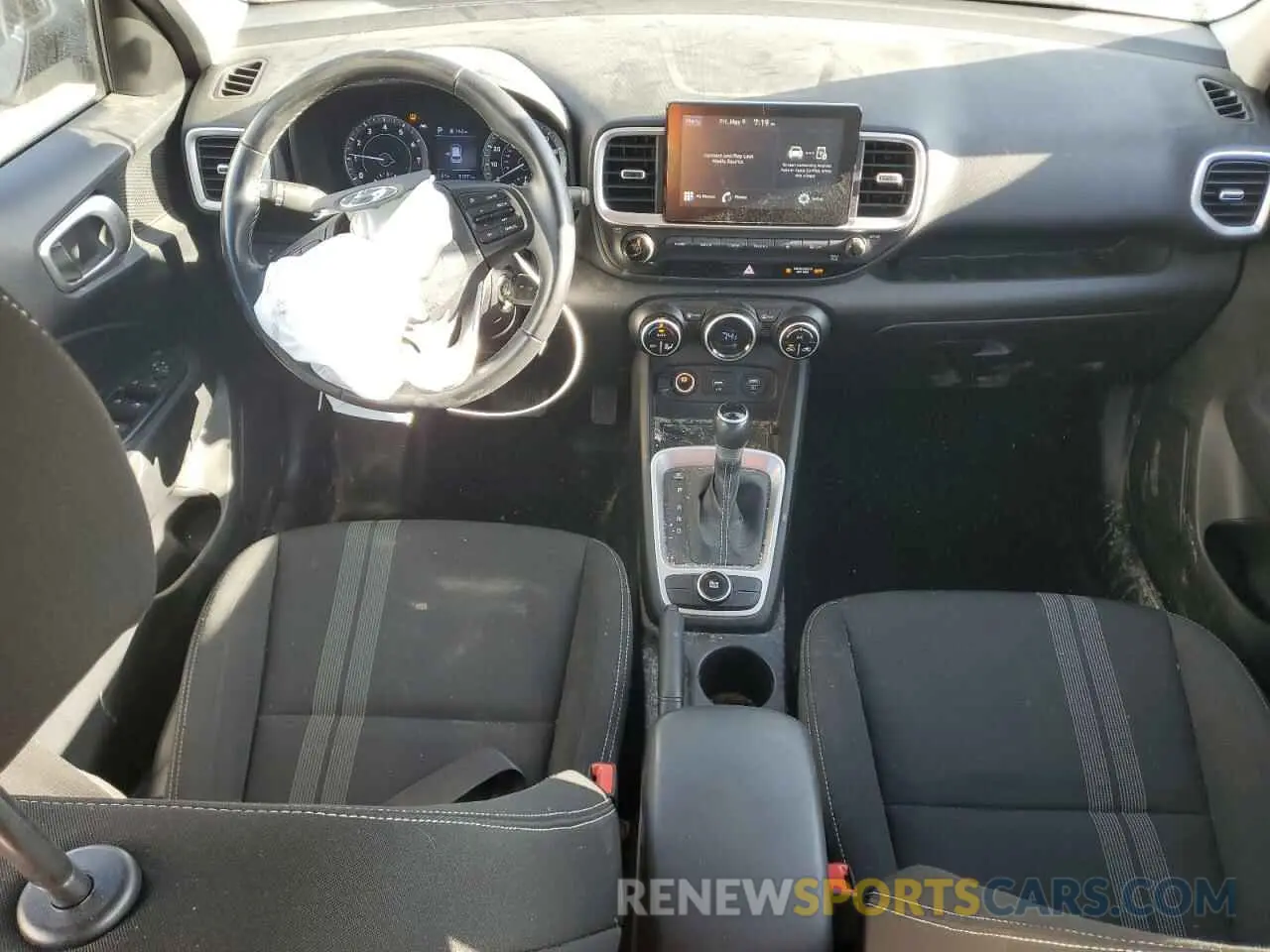 8 Фотография поврежденного автомобиля KMHRC8A38MU126817 HYUNDAI VENUE 2021