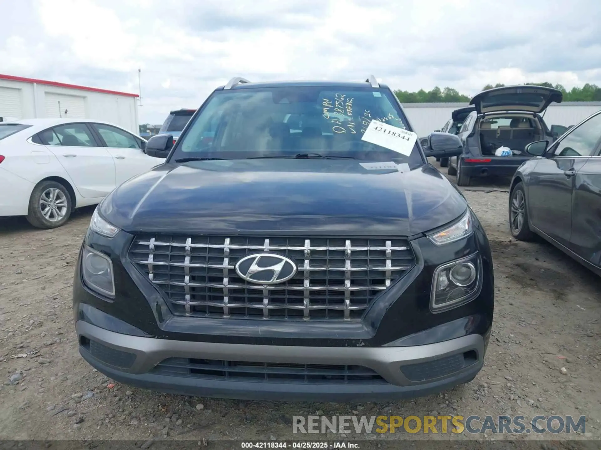12 Фотография поврежденного автомобиля KMHRC8A39MU072962 HYUNDAI VENUE 2021