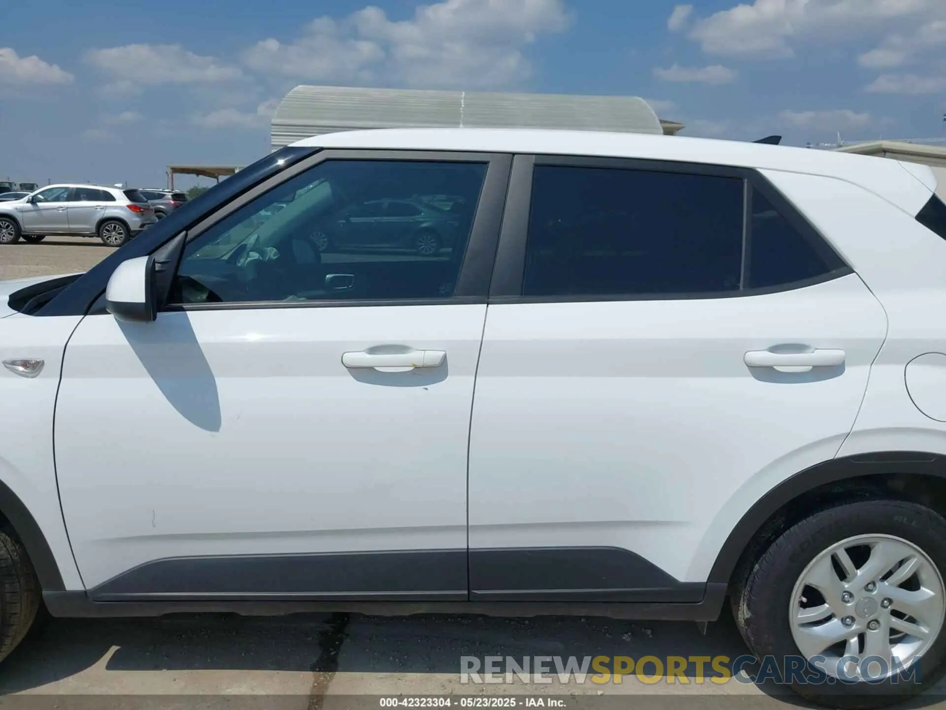 14 Photograph of a damaged car KMHRB8A32NU153287 HYUNDAI VENUE 2022