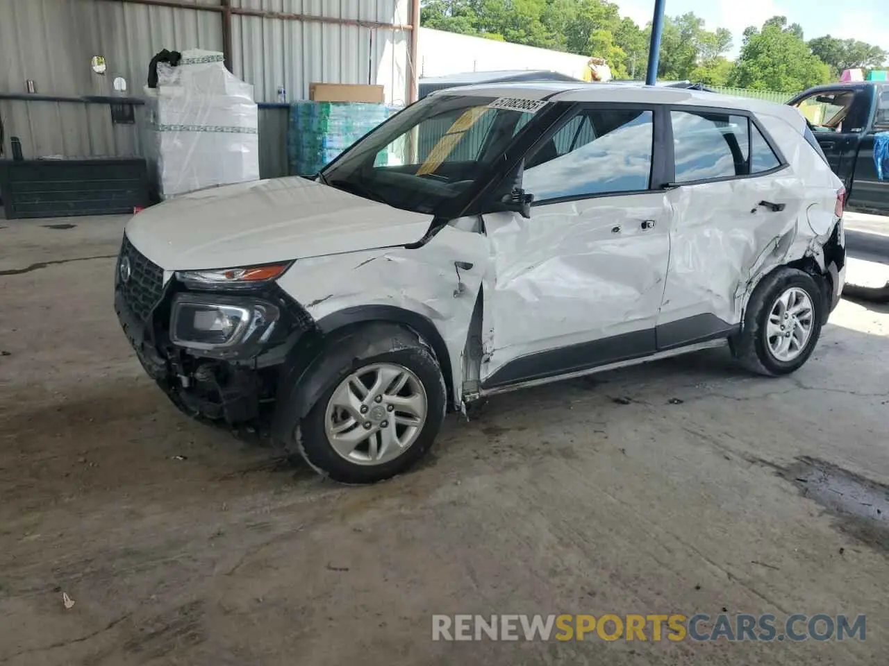 1 Photograph of a damaged car KMHRB8A35NU199793 HYUNDAI VENUE 2022
