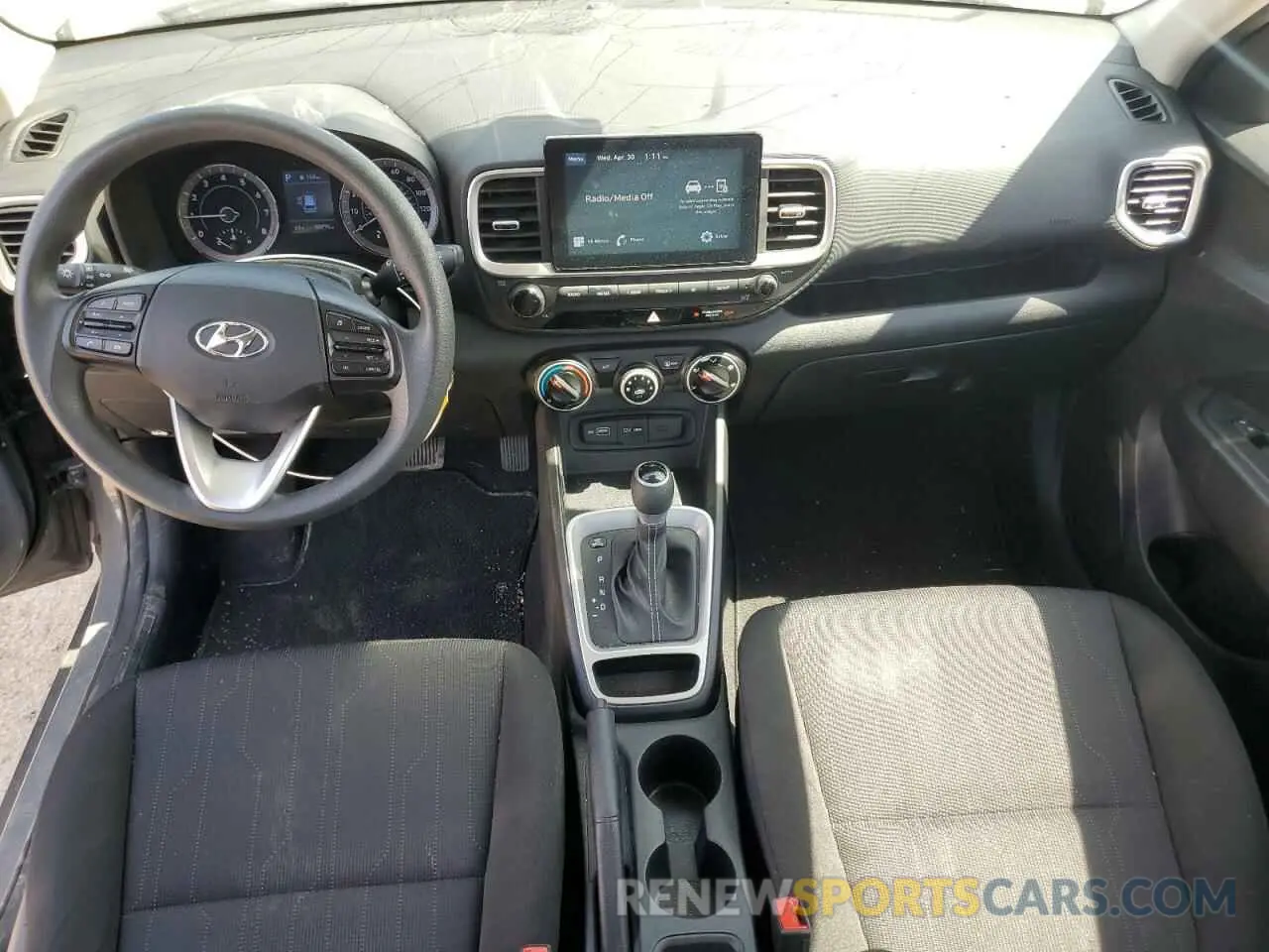 8 Photograph of a damaged car KMHRB8A38NU176847 HYUNDAI VENUE 2022