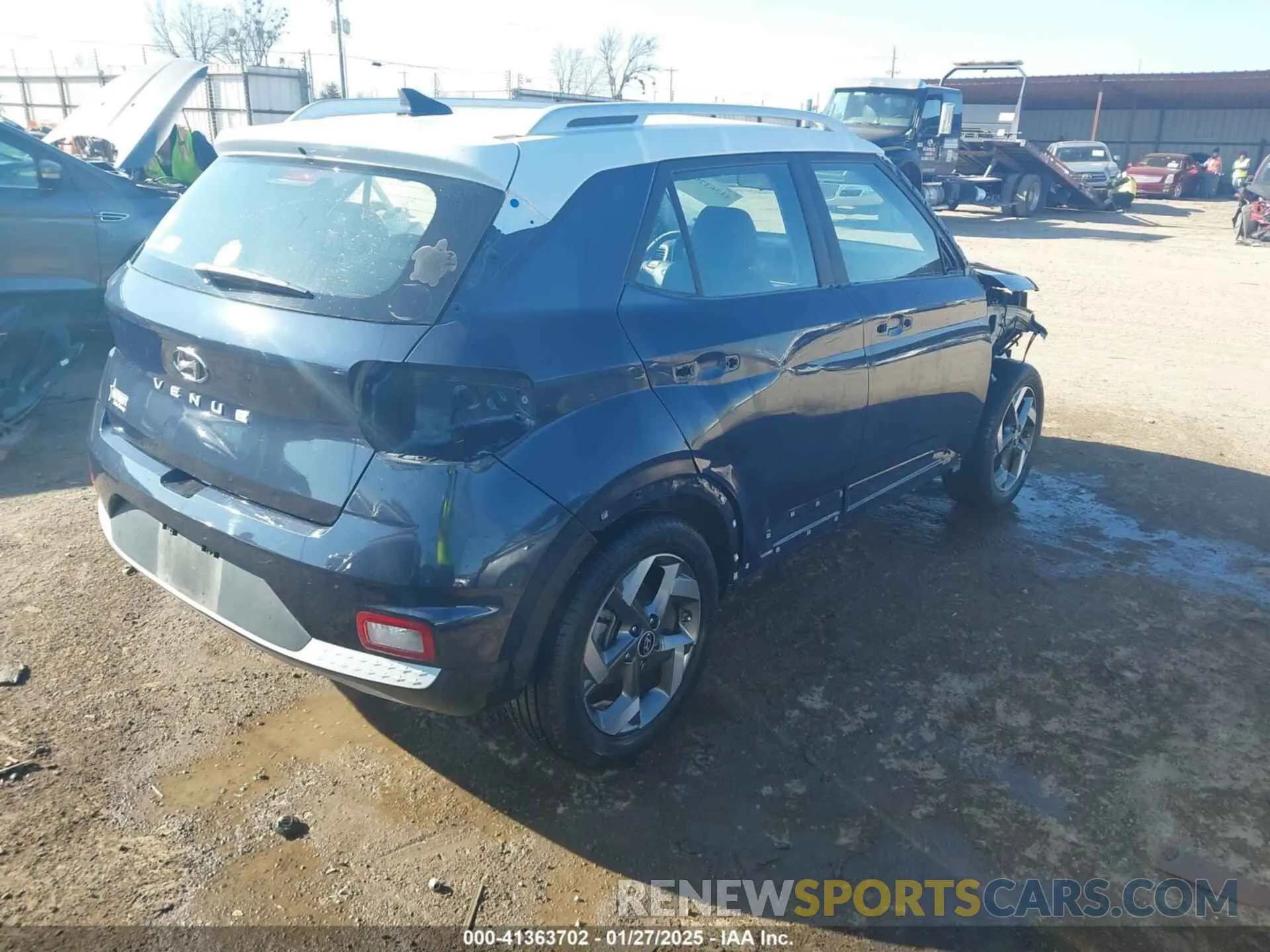 4 Фотография поврежденного автомобиля KMHRC8A30NU152541 HYUNDAI VENUE 2022