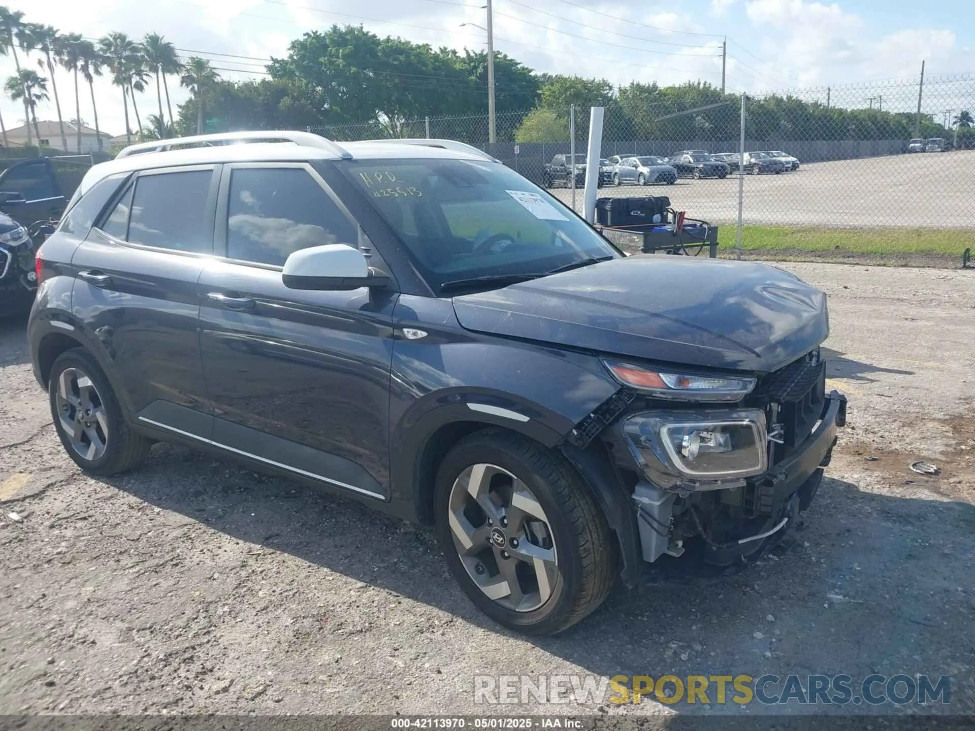1 Photograph of a damaged car KMHRC8A30NU153771 HYUNDAI VENUE 2022