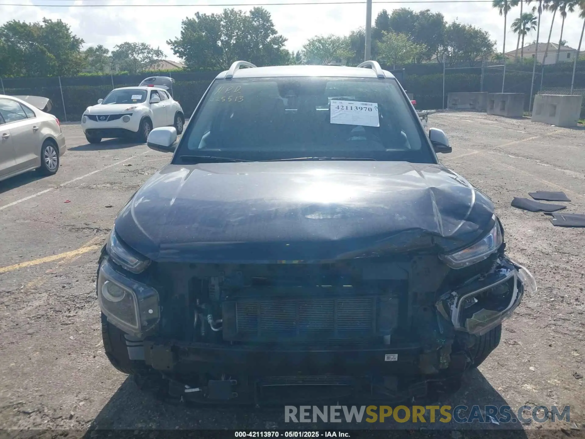 12 Photograph of a damaged car KMHRC8A30NU153771 HYUNDAI VENUE 2022